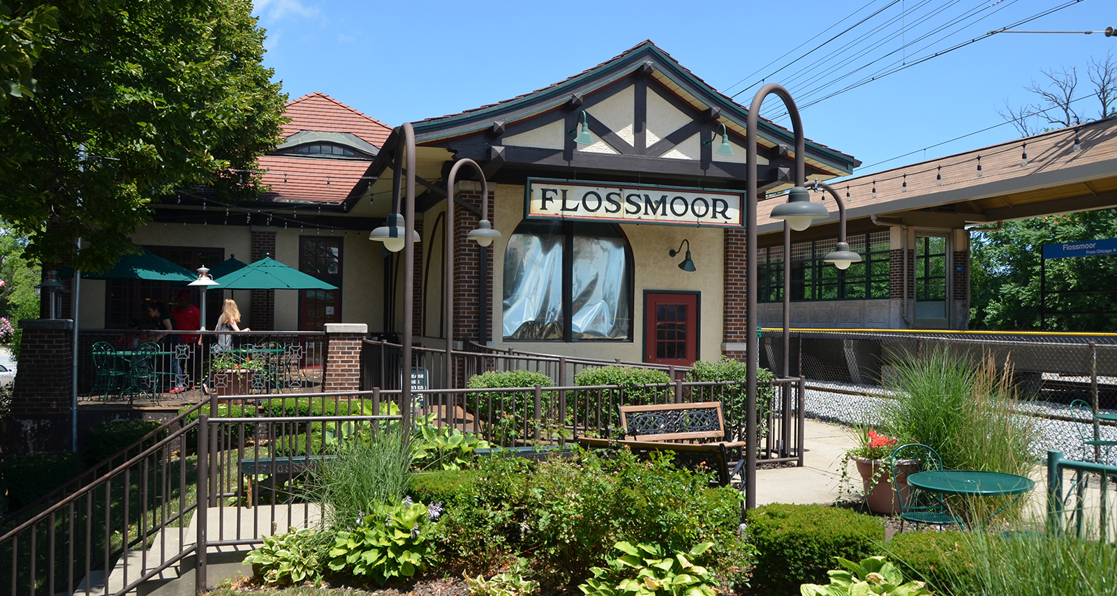 Photo: /1553/FLOSSMOORSTATIONRESTAURANTBREWERY Photo Jul 09, 1 27 04 PM_CREDIT Orlando Gonzales @Lakes77 1600x805.jpg